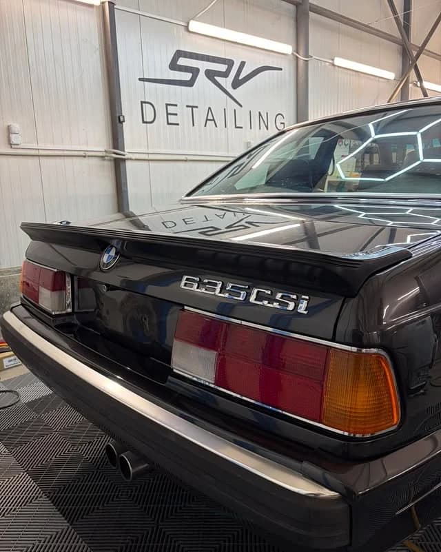 BMW 635 CSi в студиото след професионално почистване, полиране и освежаване на детайли